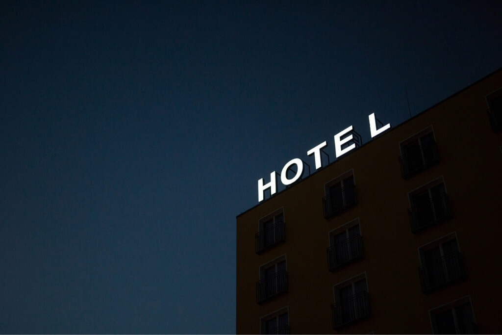 The experience of a premium boutique hotel that placed a Kiosk survey app in the rooms and improved customer service. 